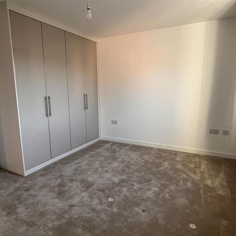 4 bedroom detached house to rent - Photo 1