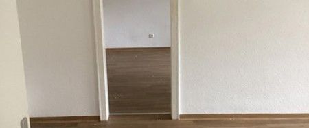 2 Zimmer Wohnung mit Balkon, eine Kaltmiete wird geschenkt - Photo 1