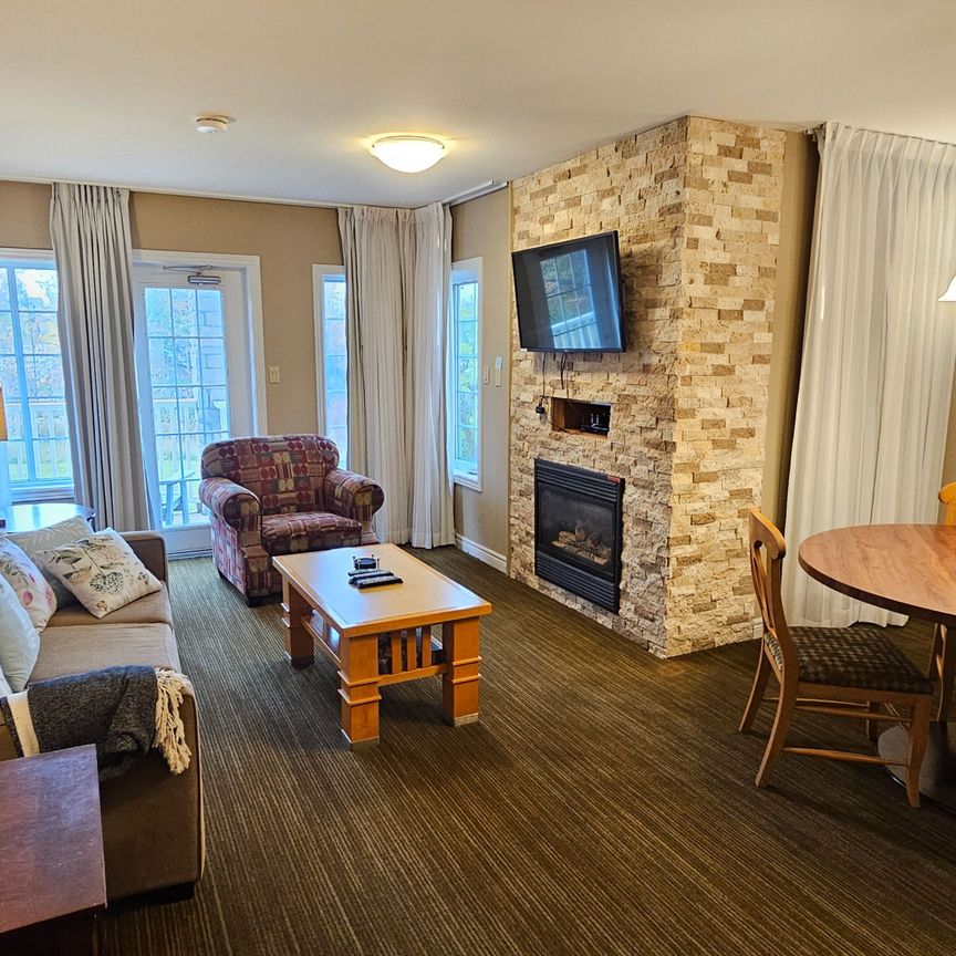 For Lease - 90 Highlands Drive Unit# 2074/75, Oro-Medonte, Ontario - Photo 1