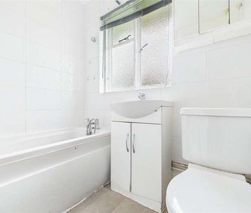 Barkham Road, Wokingham, Berkshire, RG41 - Photo 6