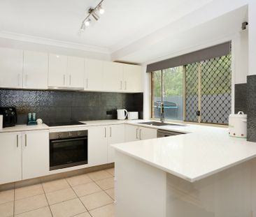 RENOVATED DUPLEX WITHIN BOUTIQUE GATED ESTATE - Photo 6