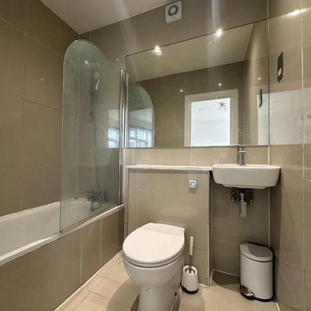 Uxbridge Road, Shepherds Bush, London, W12 9DT - Photo 4