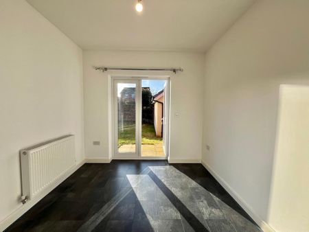 3 bedroom detached house to rent - Photo 3