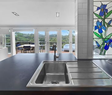 Sunny Two Bedroom Home in Omiha $690 p/w - Photo 5