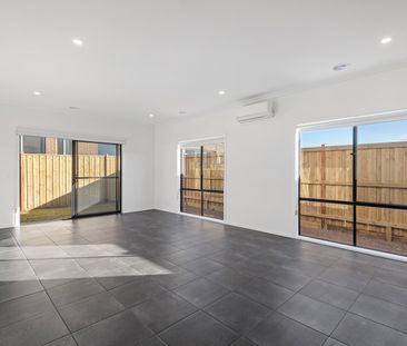 18 Mechanical Road, Sunbury VIC 3429 - Photo 5