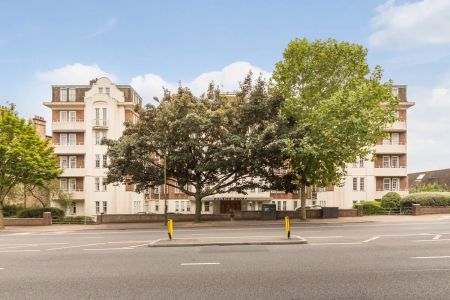 3 bedroom flat in Finchley Road - Photo 4