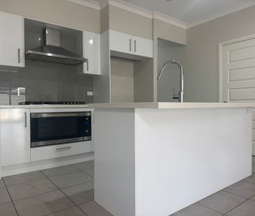 5 + 1 BEDROOMS - Photo 5