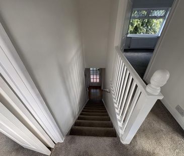 3 bedroom end of terrace house to rent - Photo 2