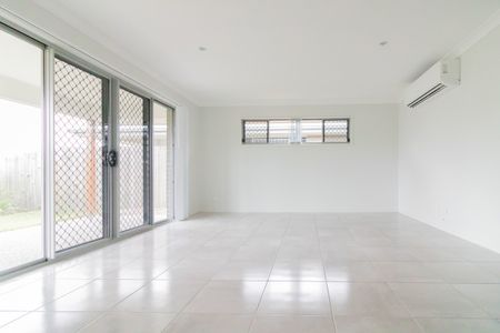 Unique Family Home with Dual Access! - Photo 4