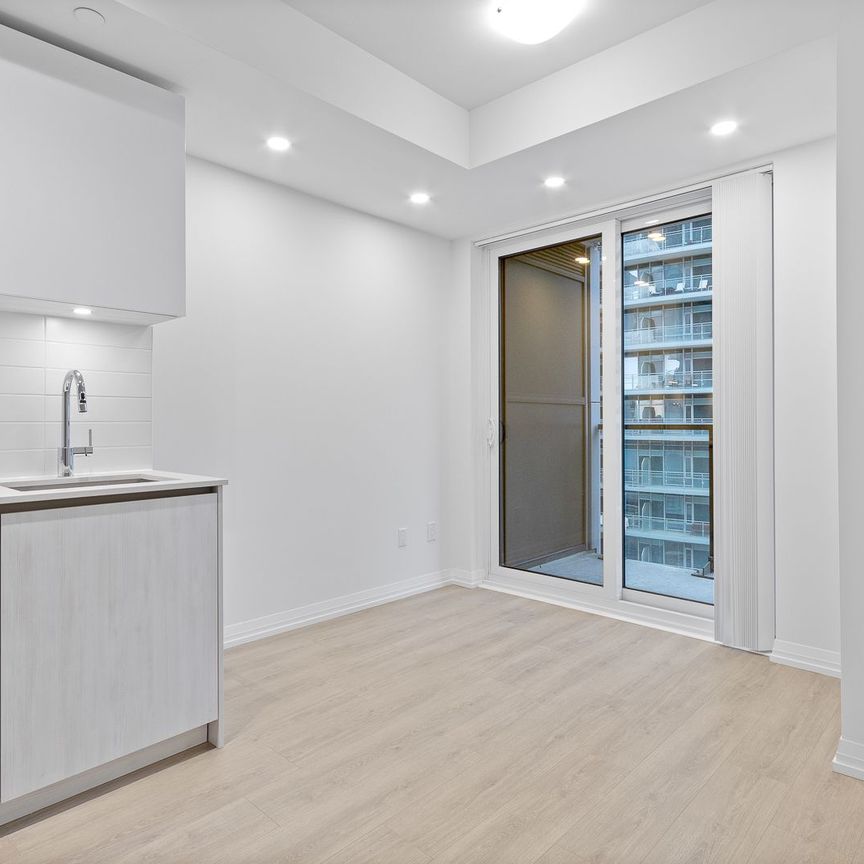 For Lease - 8 Widmer Street Unit# 2009, Toronto, Ontario - Photo 1