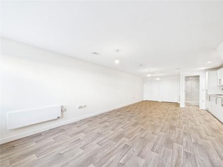 Studio to rent - Photo 2