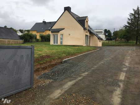 Une maison d'habitation, en campagne, de type 5, comprenant: - au rez-de-chaussée: un séjour... - Photo 5