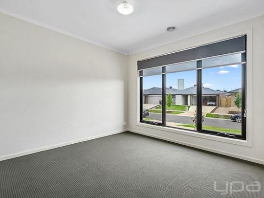 24 Dickens Street, STRATHTULLOH - Photo 1