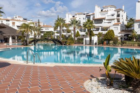Apartamento planta baja en alquiler en Marbella, Marbella - Foto 2