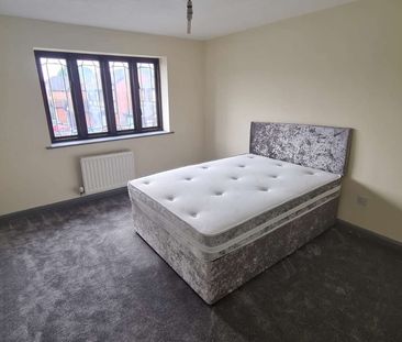 Double Bedroom Available in Professional House-share Room 1 - Photo 3