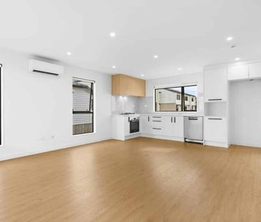 Modern 3-Bedroom Duplex - Photo 1