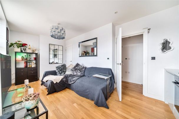 New Zealand Avenue, Walton-On-Thames, Surrey, KT12 - Photo 1