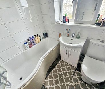 2 bed upper flat to rent in NE23 - Photo 6
