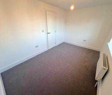 2 bedroom semi-detached house to rent - Photo 2