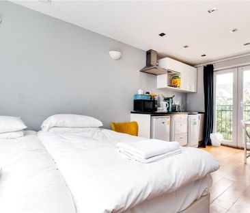 Studio to rent - Photo 2