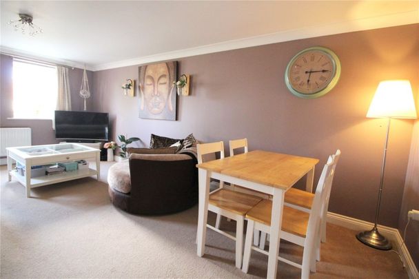 2 Bedroom Flat / Apartment - Bastins Close, Park Gate - Photo 1