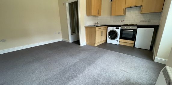 Studio Flat, Adelaide Road, SO17 - Photo 2