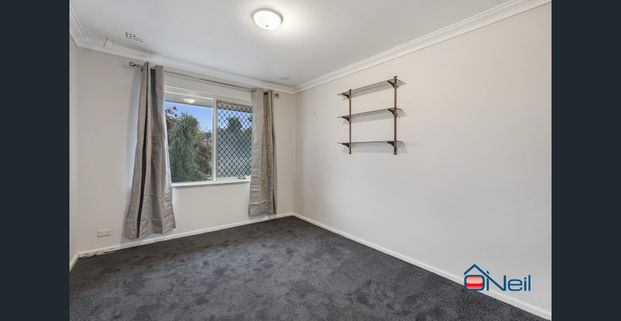 CAMILLO - 3 x 1 - TIDY, SPACIOUS HOME WITH BIG BACKYARD - Photo 1