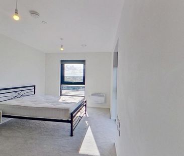 3 bedroom flat to rent - Photo 6