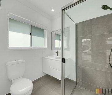 Spacious 4 Bedroom Family Home - Photo 5