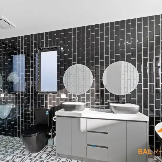 “Spacious home for lease” - Photo 1