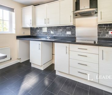 3 bedroom semi-detached to rent Wood Hill Way, PO22 - Photo 5