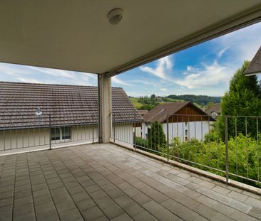 Helle und grosse 2.5-Wohnung mit Balkon - Photo 1