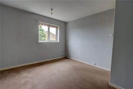 3 bedroom end of terrace house to rent - Photo 2