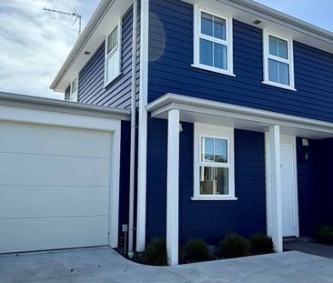 Two Bedroom Townhouse - Photo 5