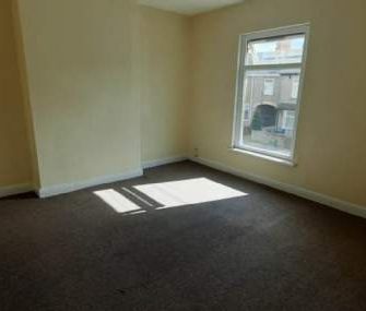 3 bedroom property to rent in Grimsby - Photo 1