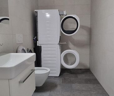 furnished shared room with private bathroom / chambre meublée en co... - Photo 2