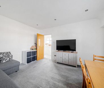 2 bedroom maisonette to rent - Photo 3