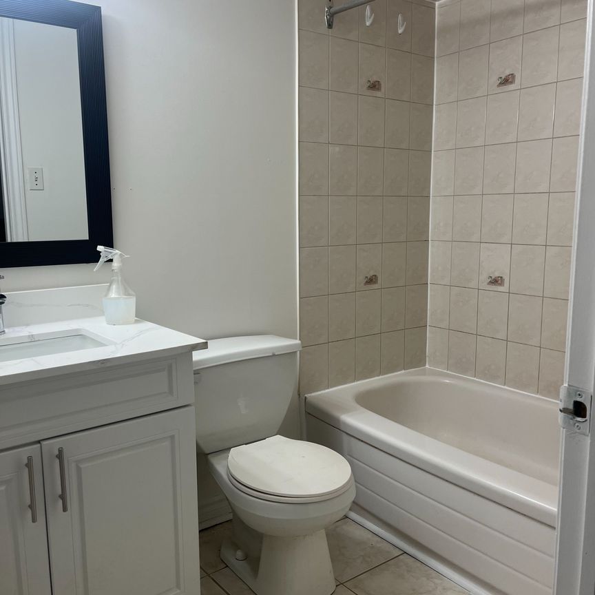 For Lease - 5830 Swordsman Drive Unit# Bsmt, Mississauga, Ontario - Photo 1