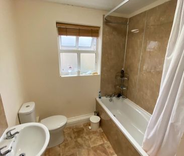 4 bedroom house share to rent - Photo 3