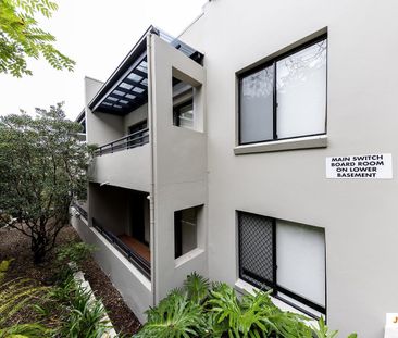 Attention Commuters! - Photo 3