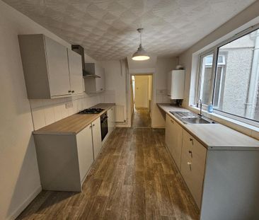 3 bedroom terraced house to rent - Photo 6
