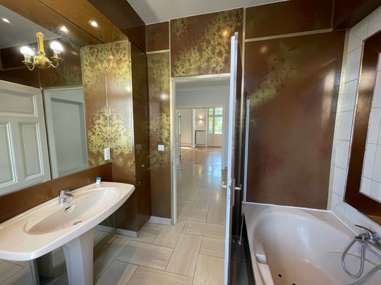 Location Appartement 5 pièces 138m² - Photo 1