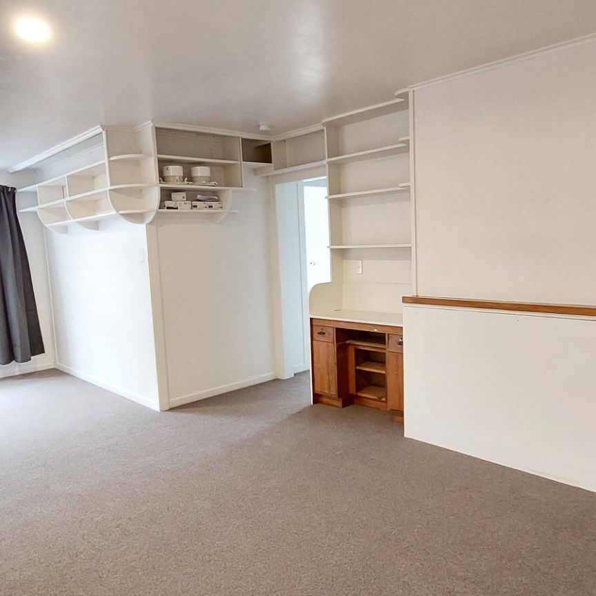 Fully renovated home, includes water and lawns - Photo 1