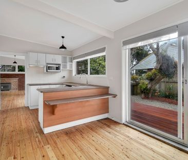 Stylish 3 Bedroom Family Home in a Perfect Location - Photo 2