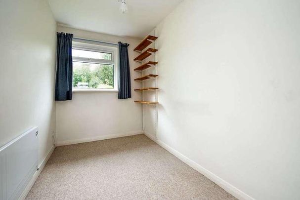 Guildford Park Avenue, Guildford, GU2 - Photo 1