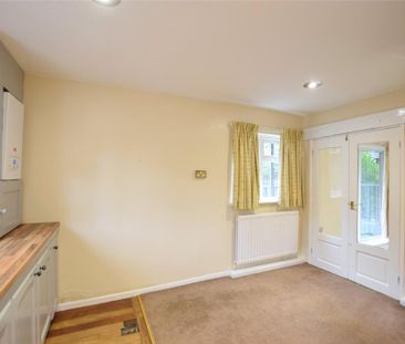 3 bedroom semi-detached house to rent - Photo 3
