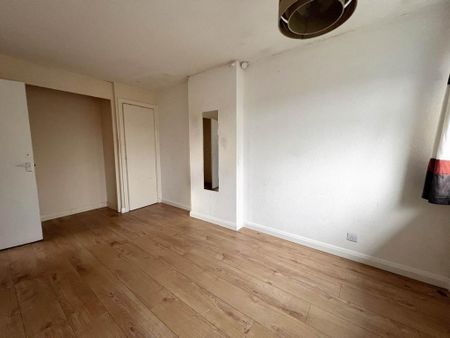 3 bedroom end of terrace house to rent - Photo 5