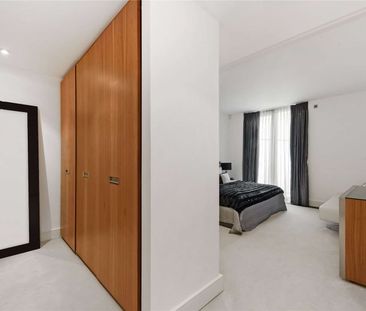 A superb lateral apartment situated on the eighth floor of a prestigious residential building. - Photo 1