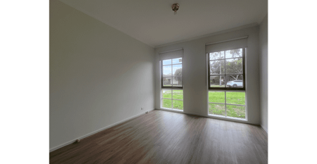 Beautiful House + Great Location - Photo 4