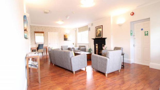 9 bedroom detached house to rent - Photo 1